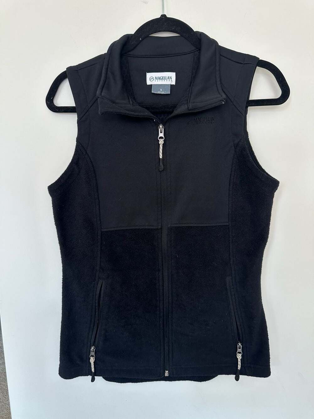 Magellan Outdoors Women's Black Full-Zip Fleece and Softshell Vest Size S